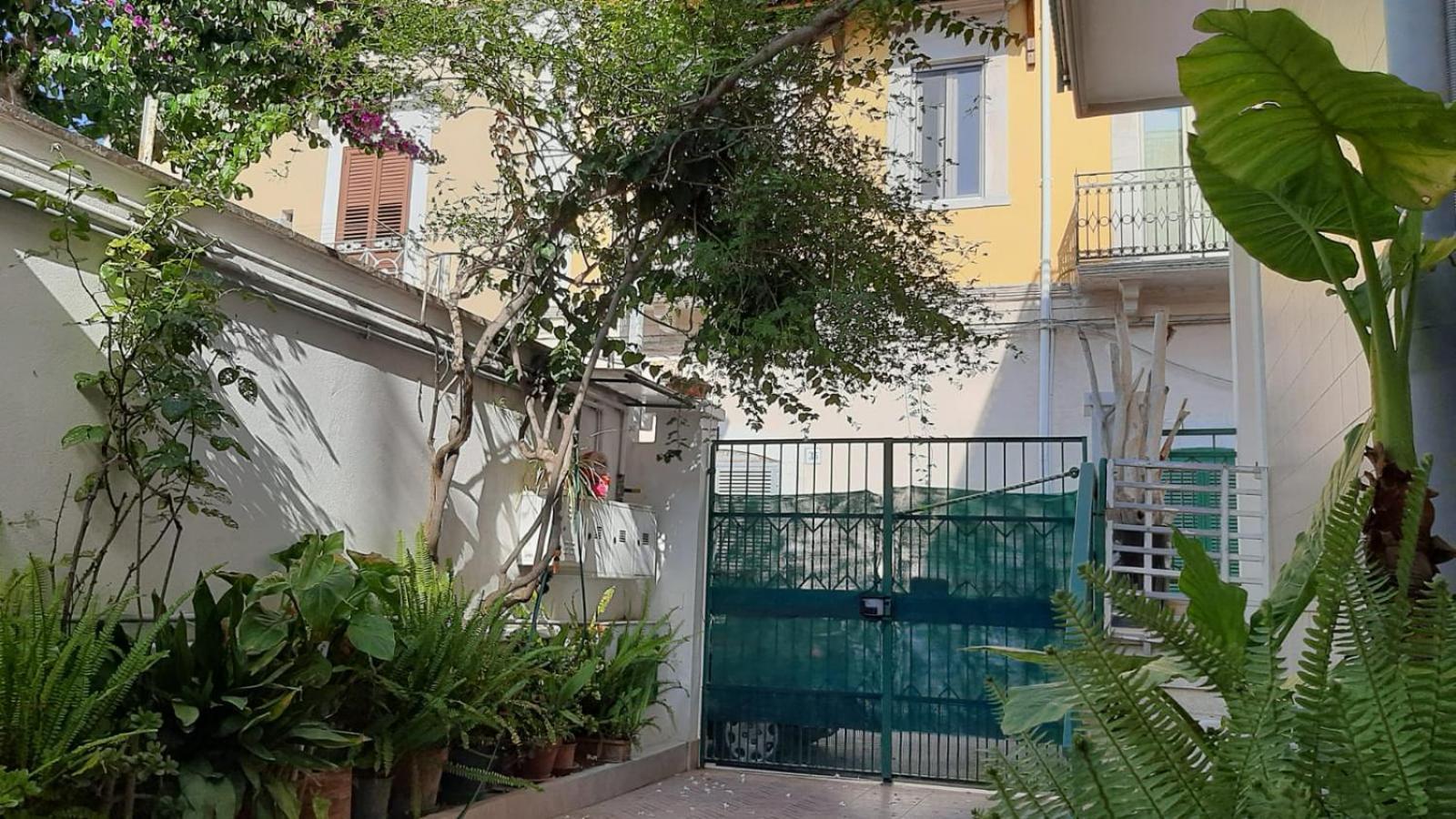 Eden House Apartment